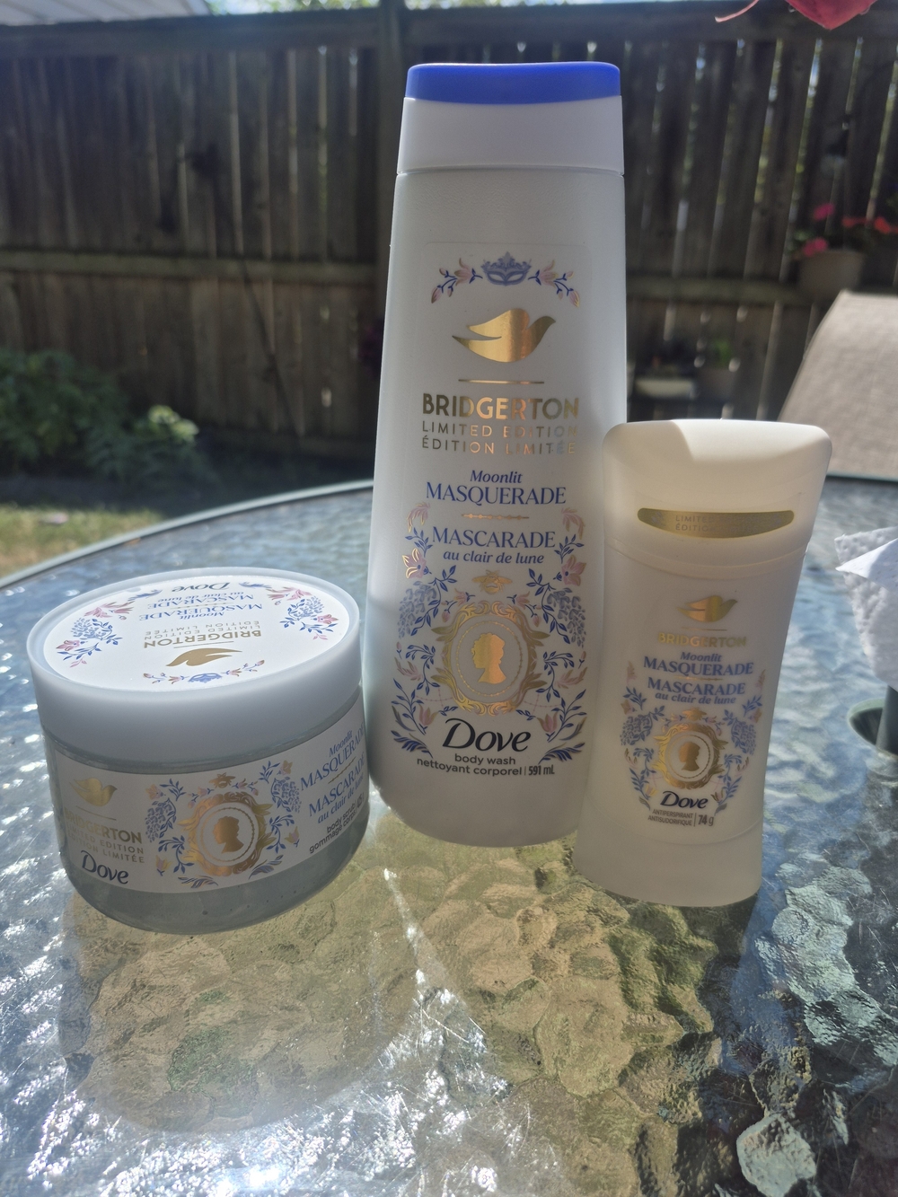 Dove Moonlit Masquerade Body Wash, Body Scrub & Deodorant Trio – White/Blue